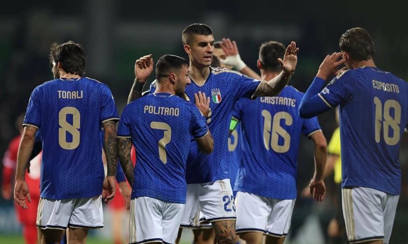 Italy vắng mặt ở World Cup cảnh áo hệ thống bóng đá đang suy yếu